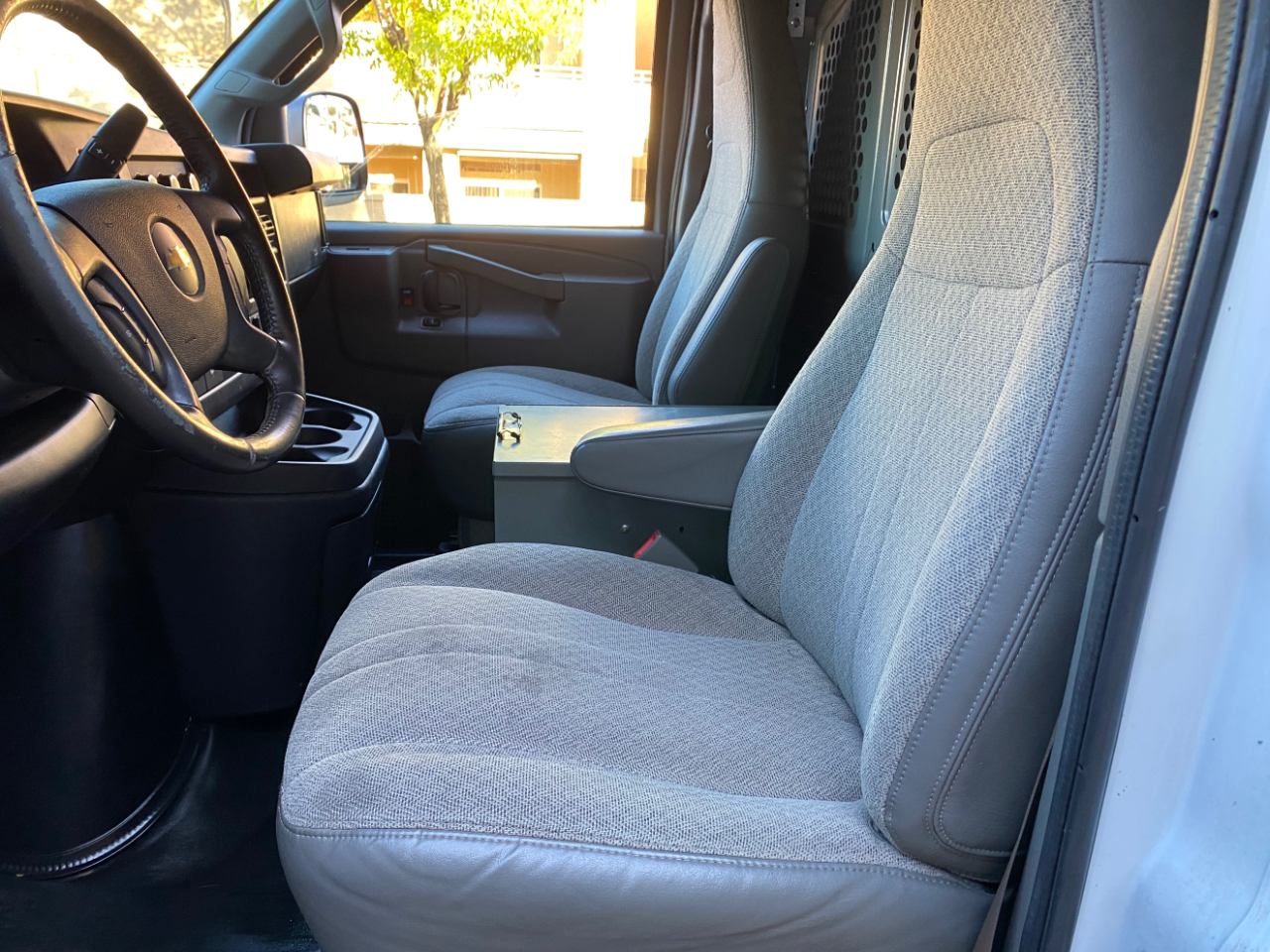 Chevrolet Express Cargo Van RWD 2500 135" 2020