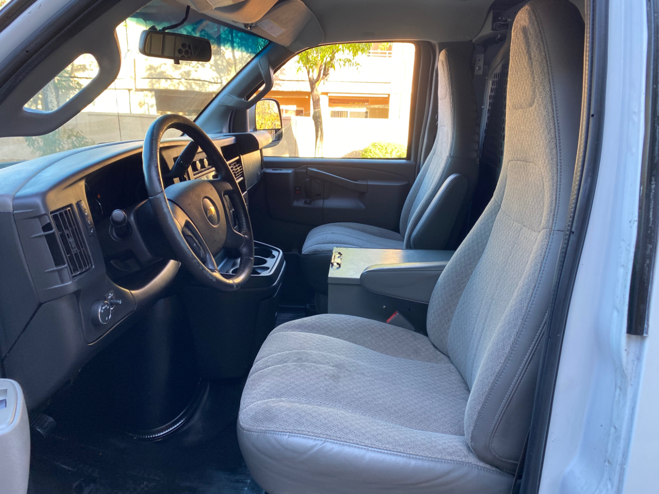 Chevrolet Express Cargo Van RWD 2500 135" 2020