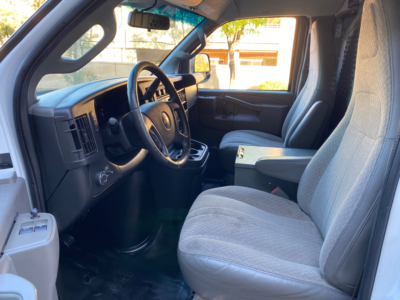 Chevrolet Express Cargo Van RWD 2500 135" 2020