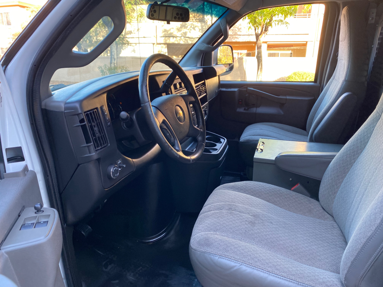 Chevrolet Express Cargo Van RWD 2500 135" 2020