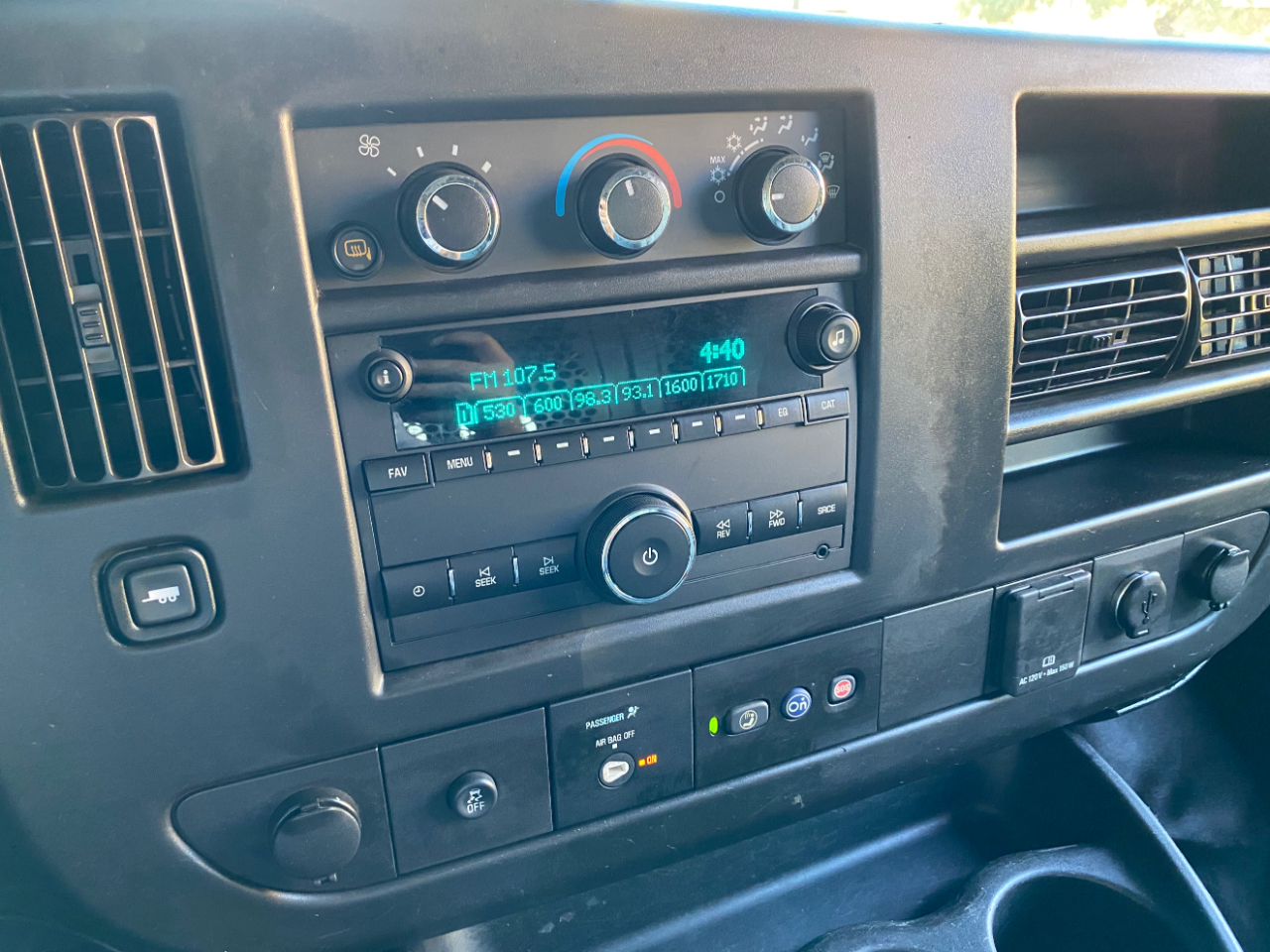 Chevrolet Express Cargo Van RWD 2500 135" 2020