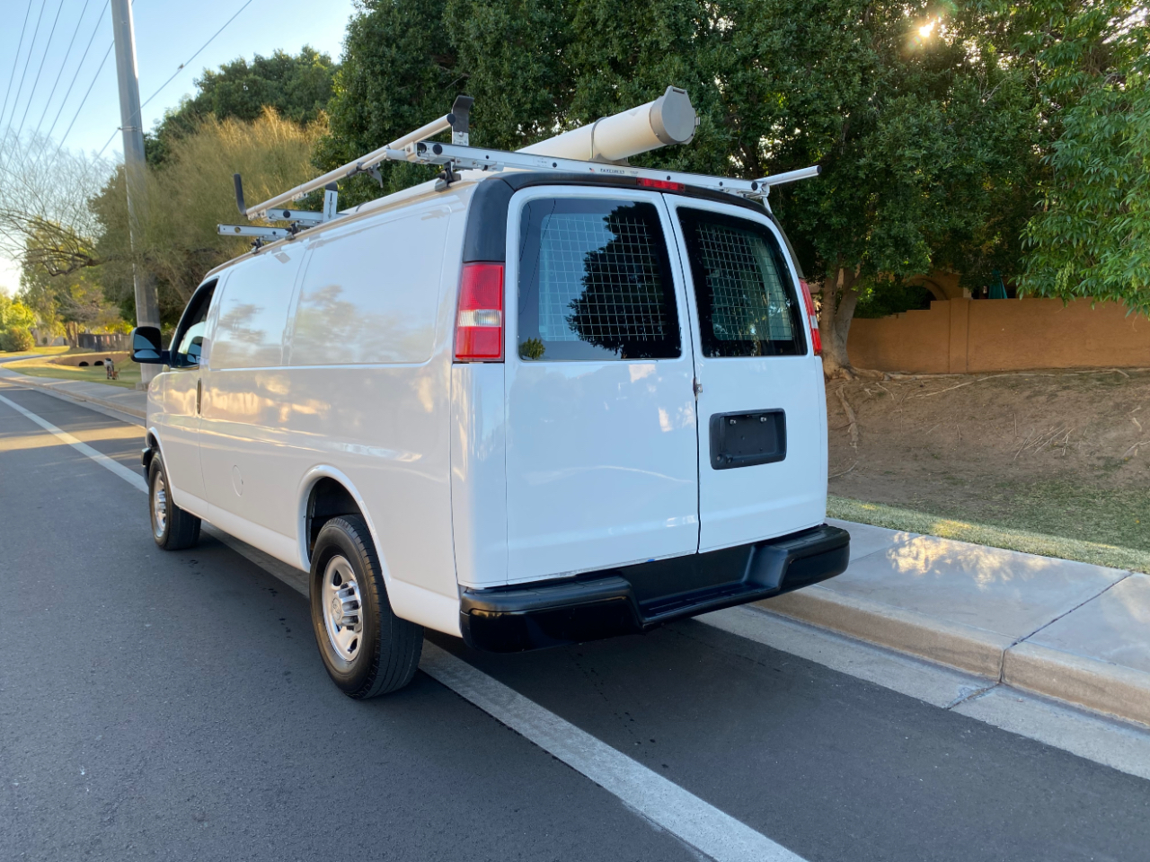 Chevrolet Express Cargo Van RWD 2500 135" 2020