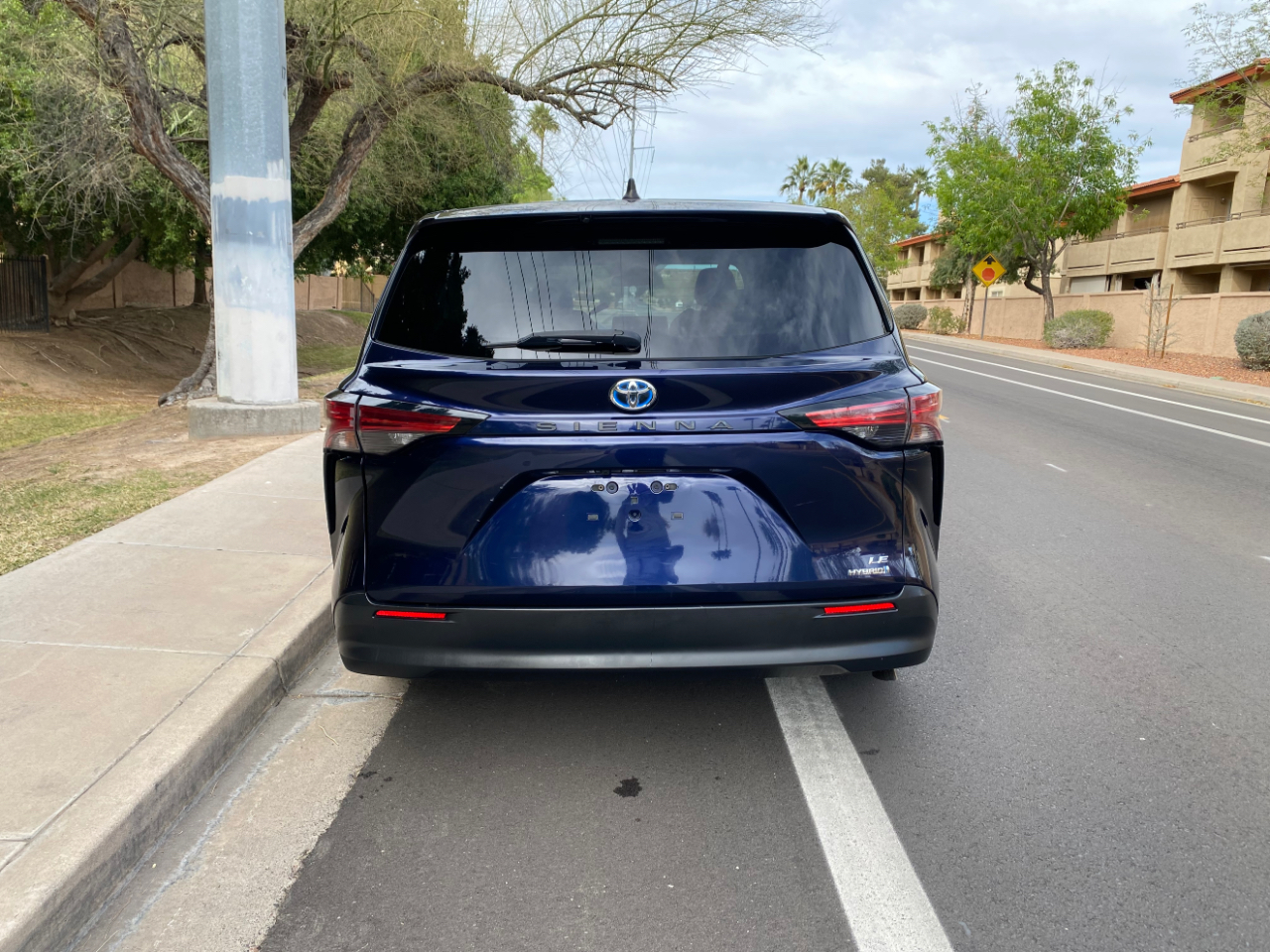 Toyota Sienna LE FWD 8-Passenger (Natl) 2021