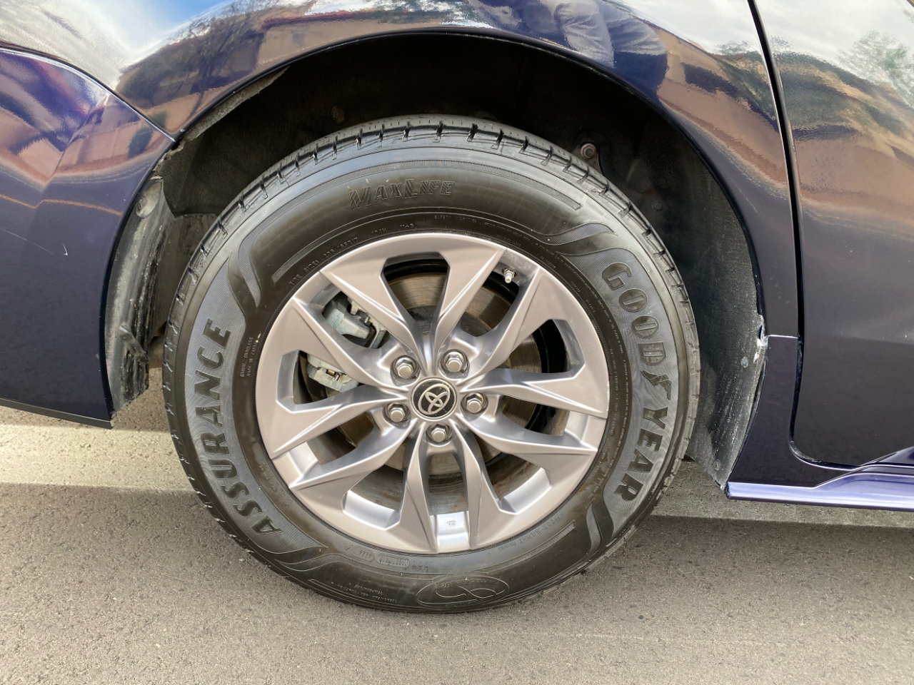 Toyota Sienna LE FWD 8-Passenger (Natl) 2021