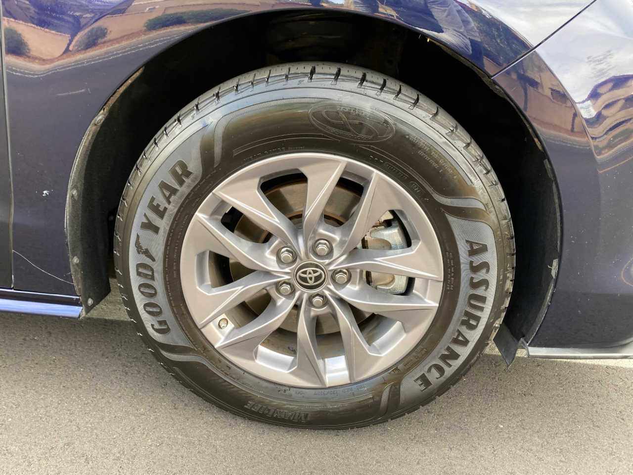 Toyota Sienna LE FWD 8-Passenger (Natl) 2021