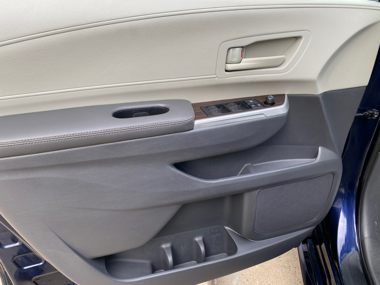 Toyota Sienna LE FWD 8-Passenger (Natl) 2021