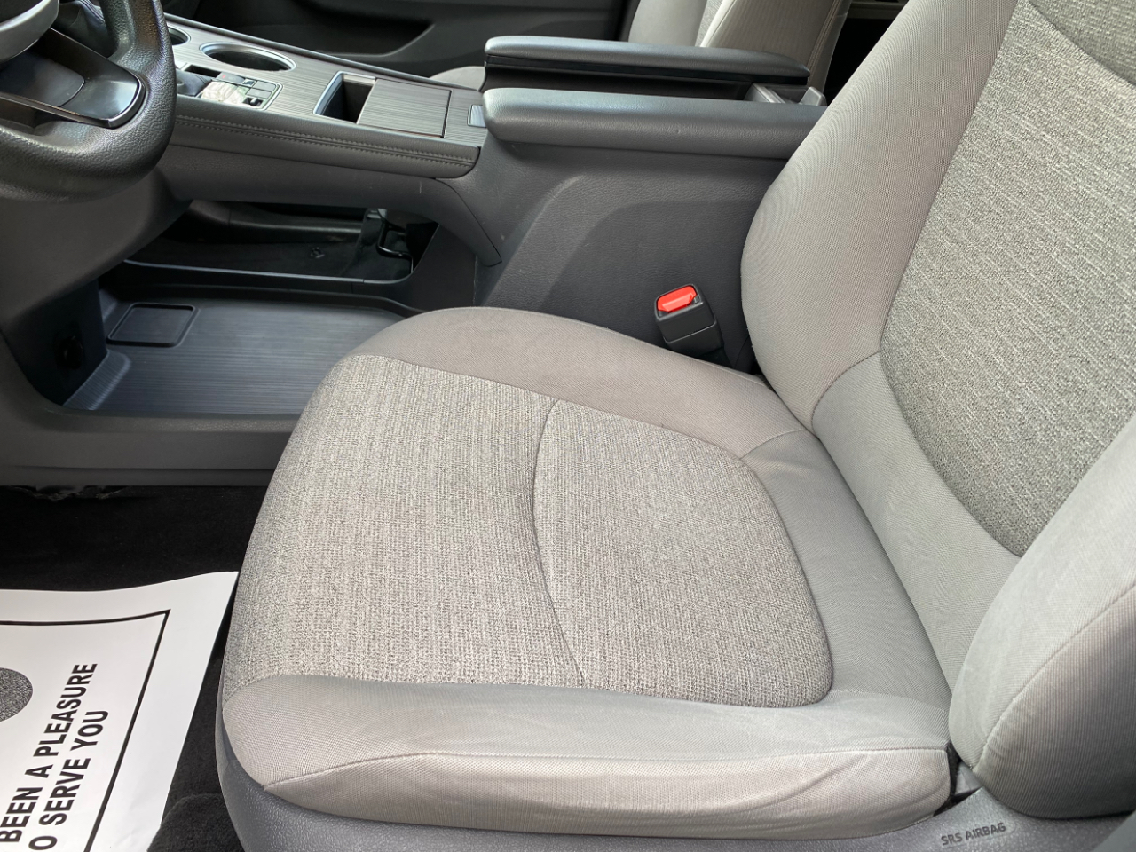 Toyota Sienna LE FWD 8-Passenger (Natl) 2021