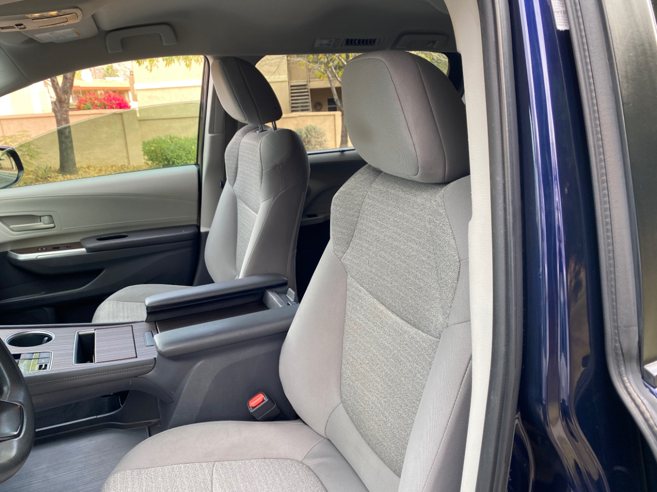 Toyota Sienna LE FWD 8-Passenger (Natl) 2021