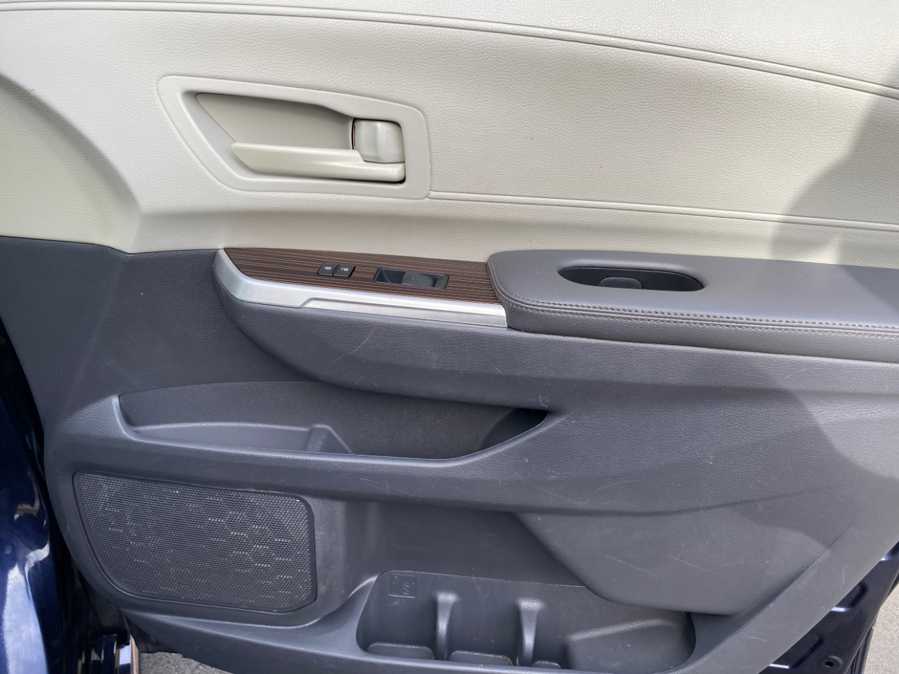 Toyota Sienna LE FWD 8-Passenger (Natl) 2021