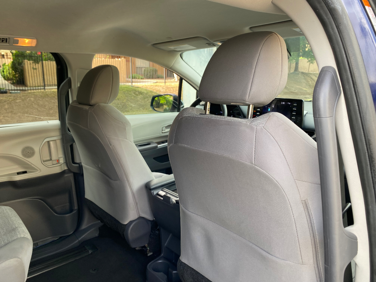 Toyota Sienna LE FWD 8-Passenger (Natl) 2021