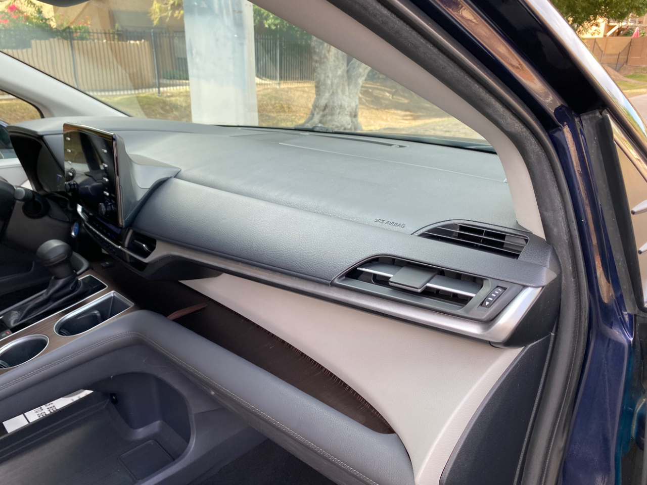 Toyota Sienna LE FWD 8-Passenger (Natl) 2021