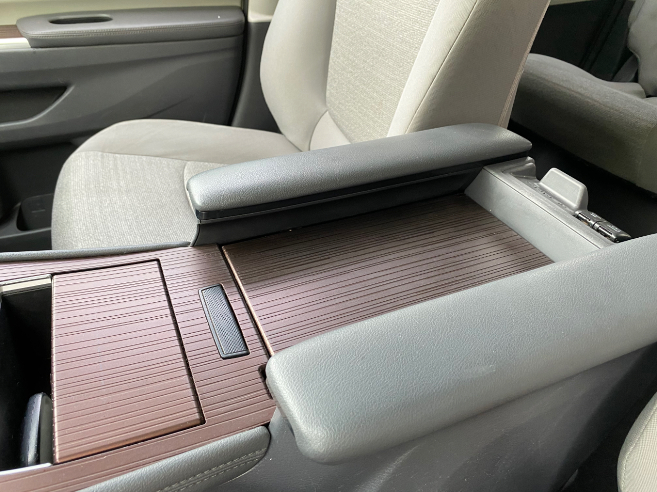 Toyota Sienna LE FWD 8-Passenger (Natl) 2021