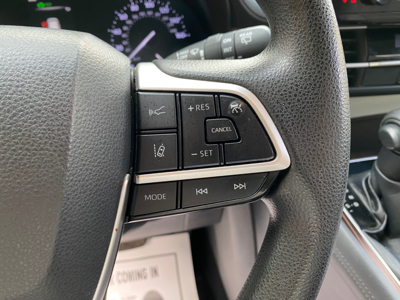 Toyota Sienna LE FWD 8-Passenger (Natl) 2021