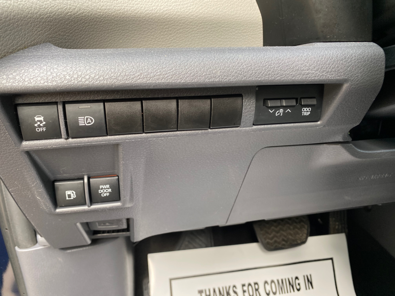 Toyota Sienna LE FWD 8-Passenger (Natl) 2021