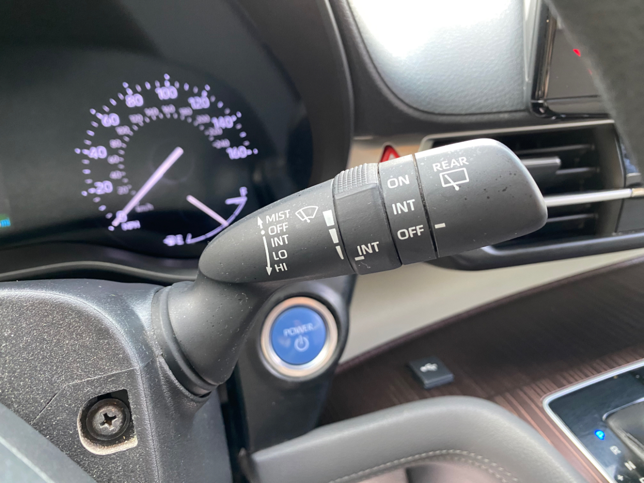 Toyota Sienna LE FWD 8-Passenger (Natl) 2021