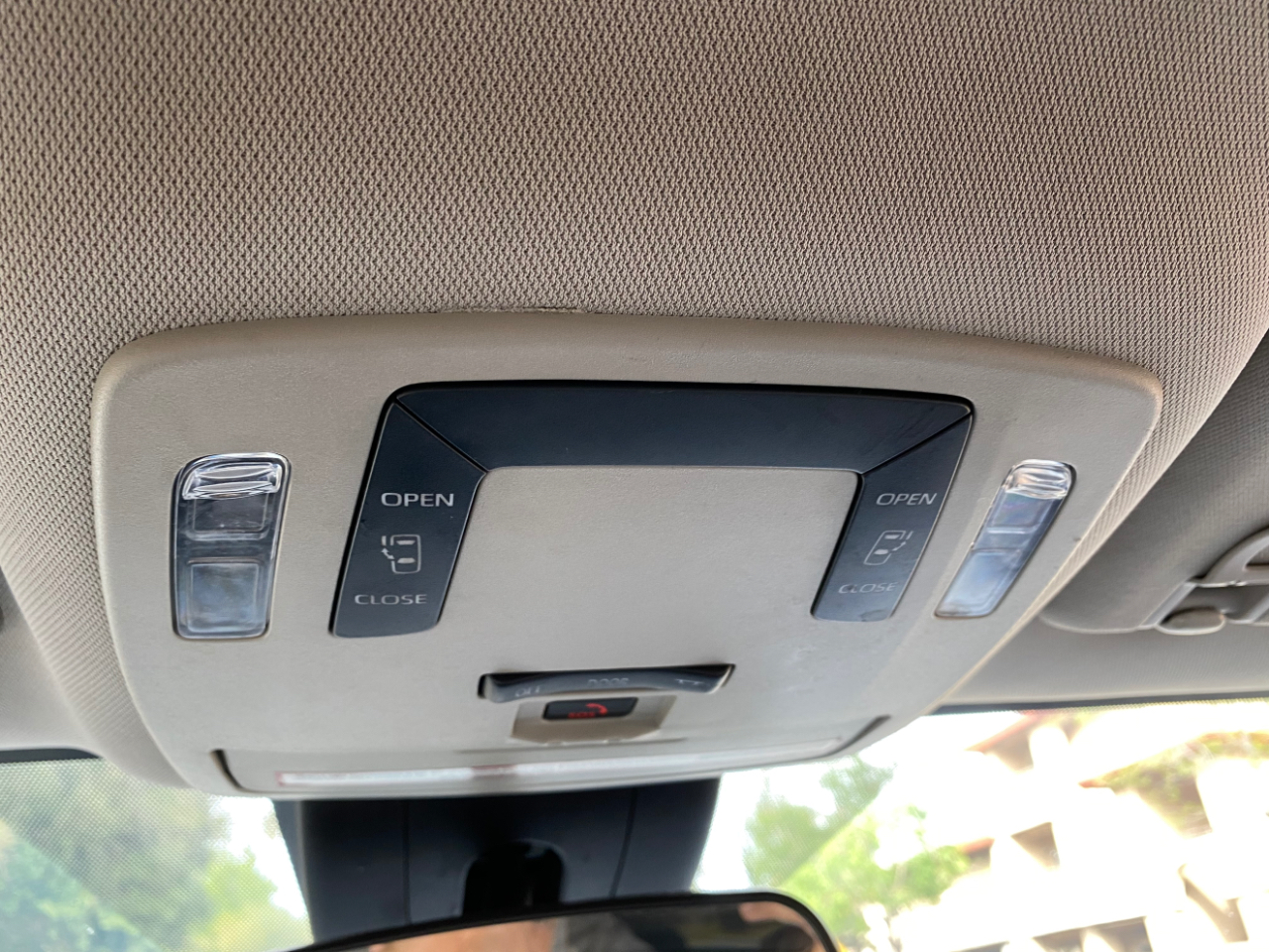 Toyota Sienna LE FWD 8-Passenger (Natl) 2021