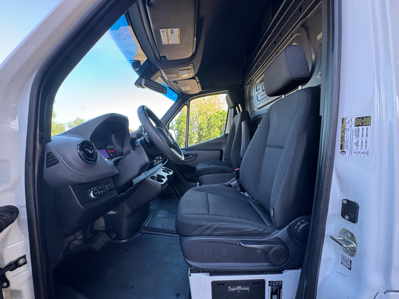 Mercedes-Benz Sprinter Cargo Van 2500 High Roof V6 170" RWD 2020
