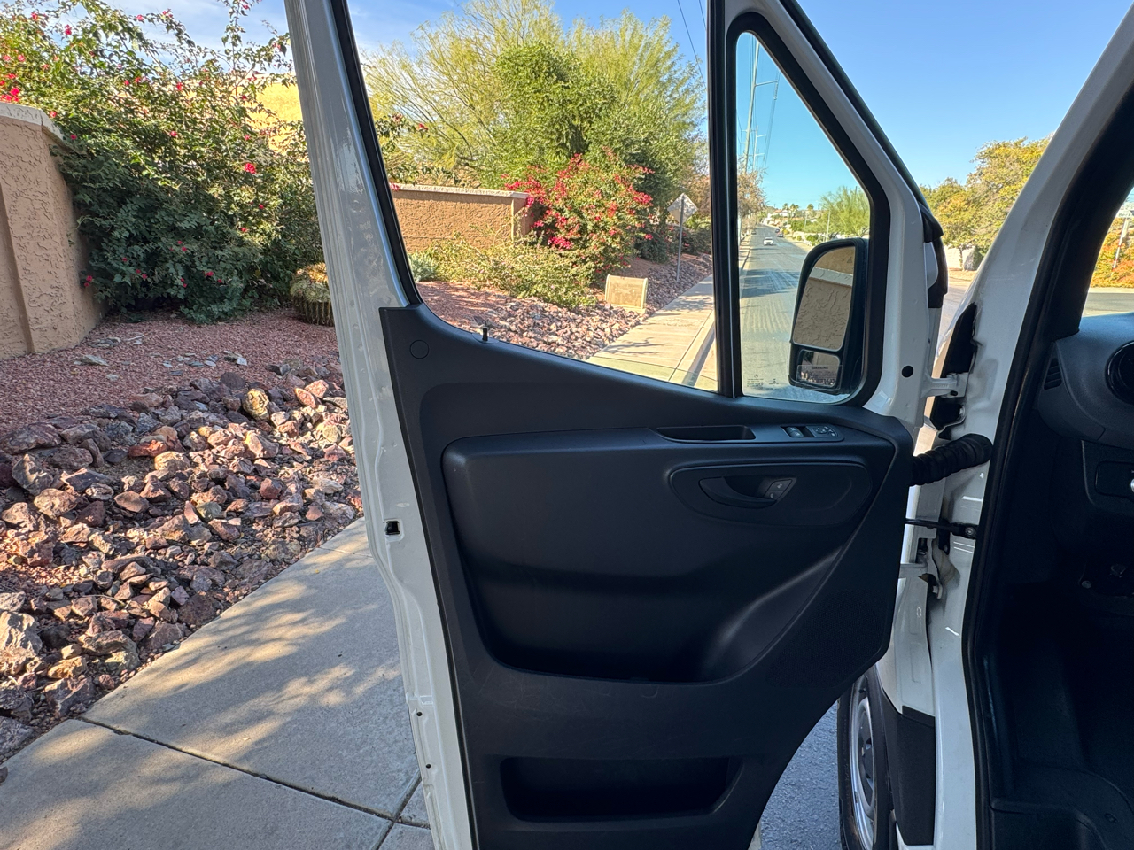 Mercedes-Benz Sprinter Cargo Van 2500 High Roof V6 170" RWD 2020