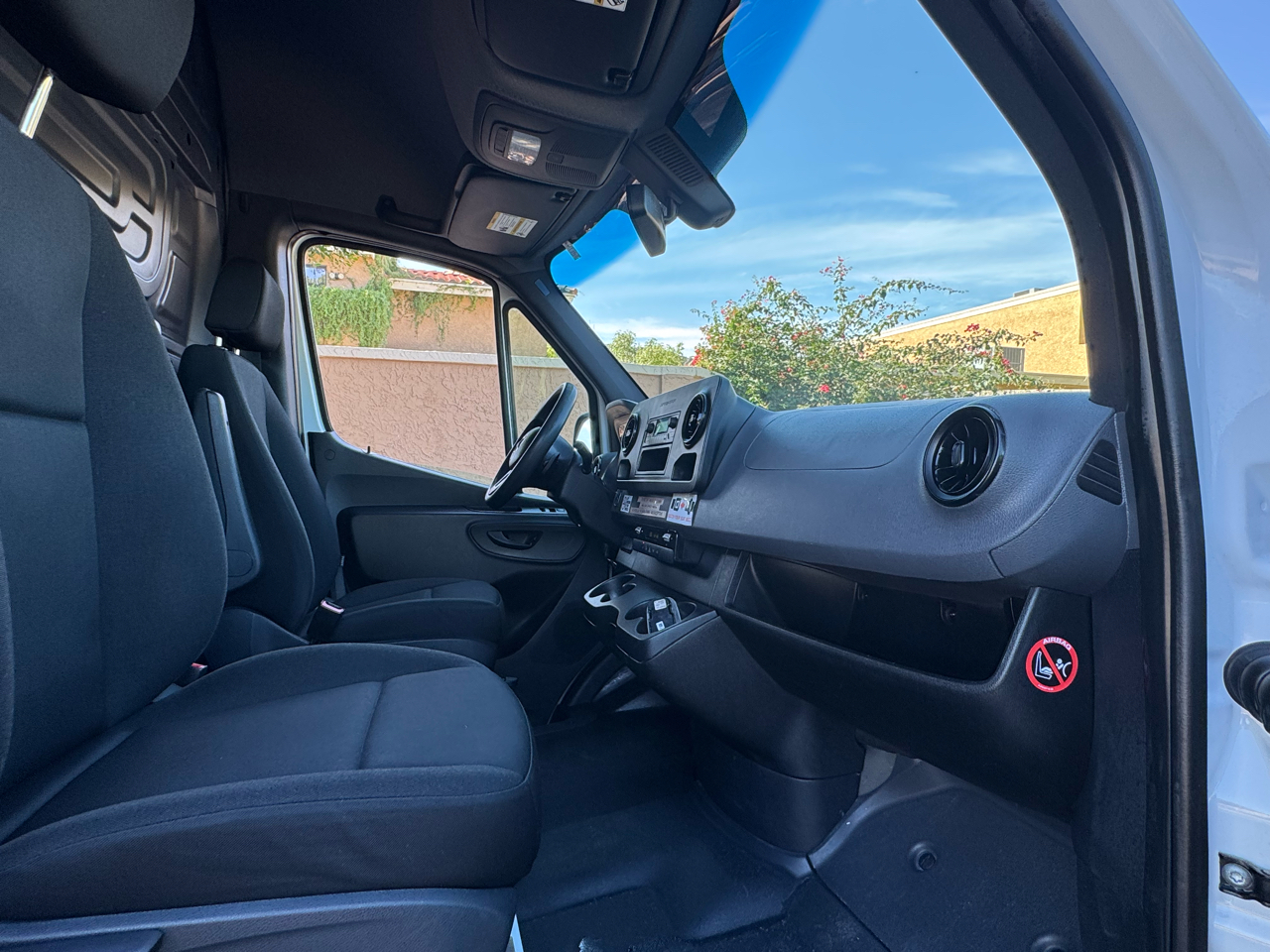 Mercedes-Benz Sprinter Cargo Van 2500 High Roof V6 170" RWD 2020