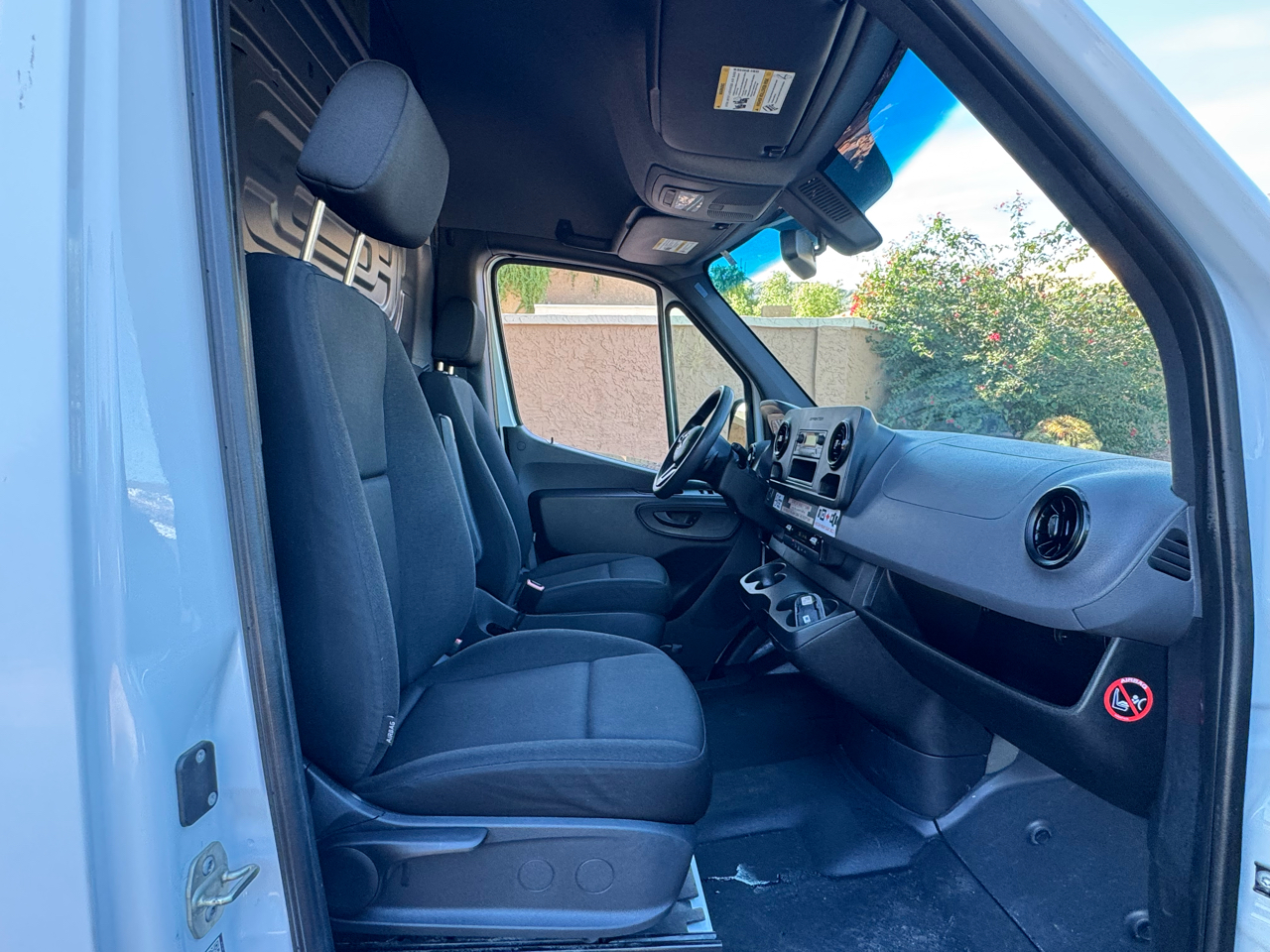 Mercedes-Benz Sprinter Cargo Van 2500 High Roof V6 170" RWD 2020