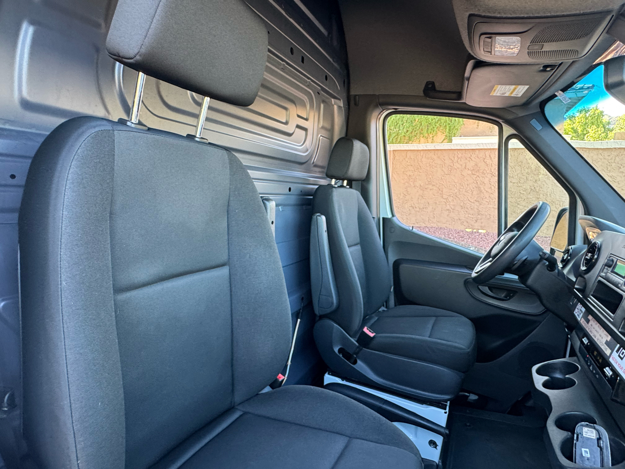 Mercedes-Benz Sprinter Cargo Van 2500 High Roof V6 170" RWD 2020