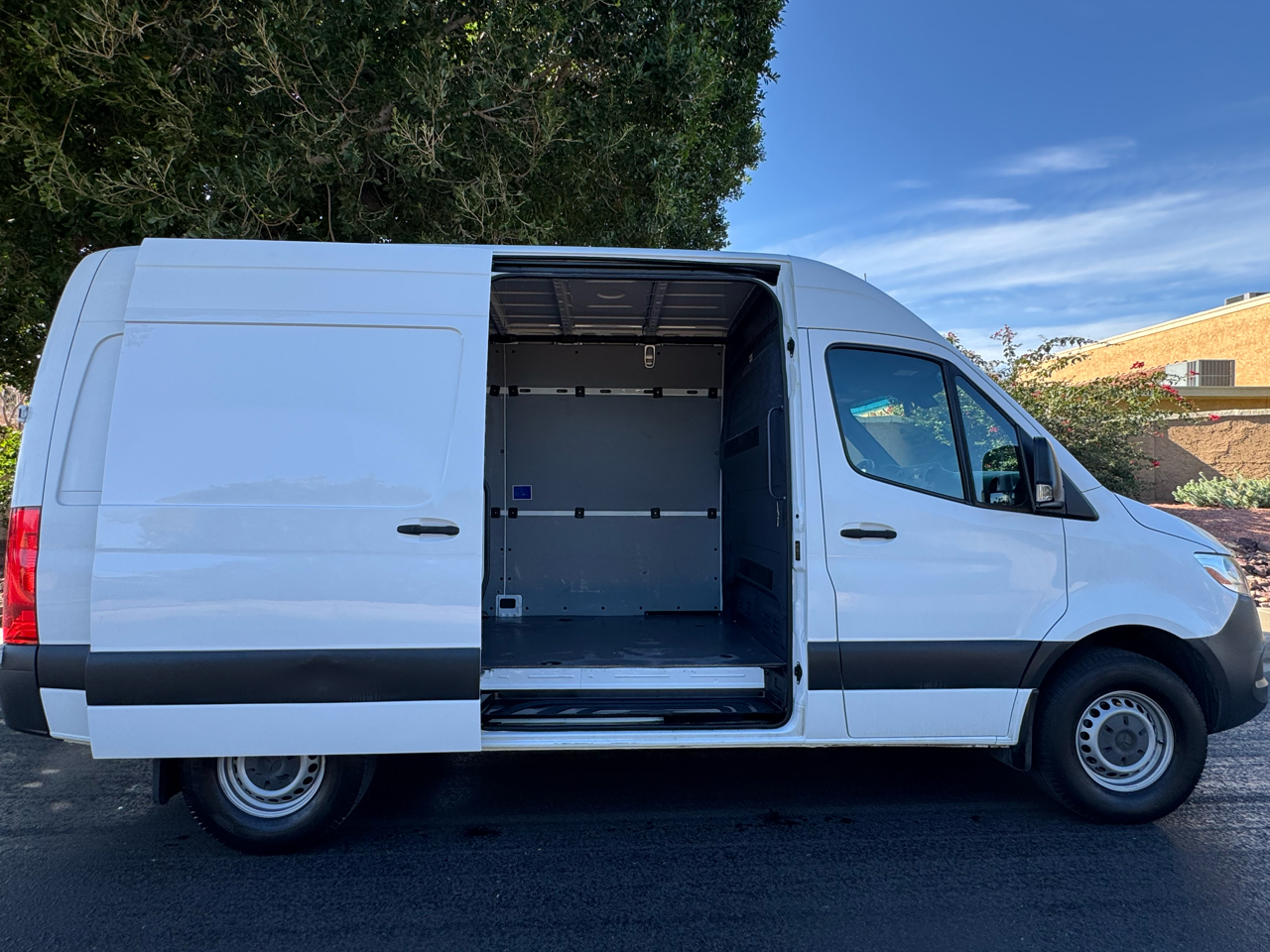 Mercedes-Benz Sprinter Cargo Van 2500 High Roof V6 170" RWD 2020