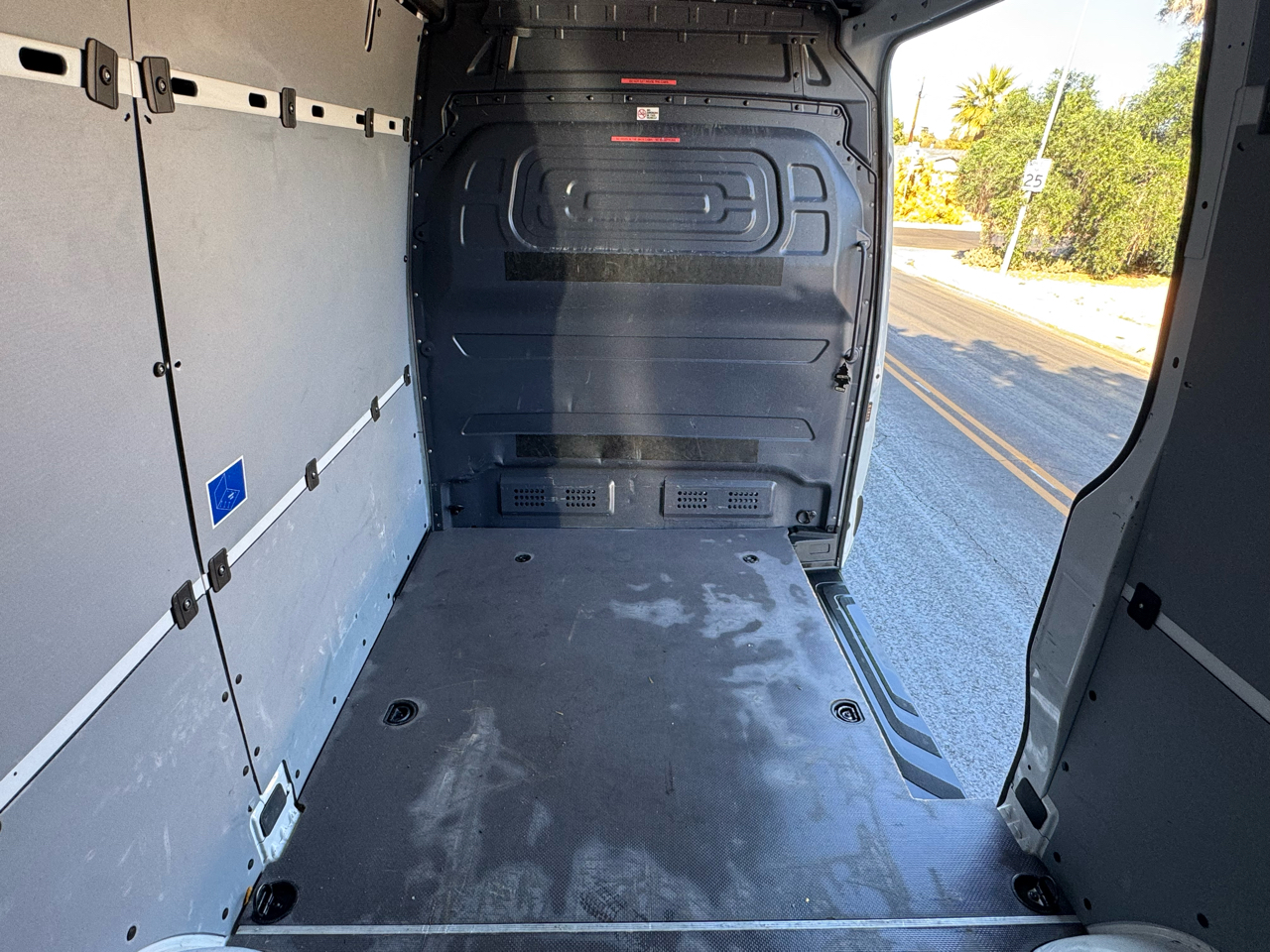 Mercedes-Benz Sprinter Cargo Van 2500 High Roof V6 170" RWD 2020