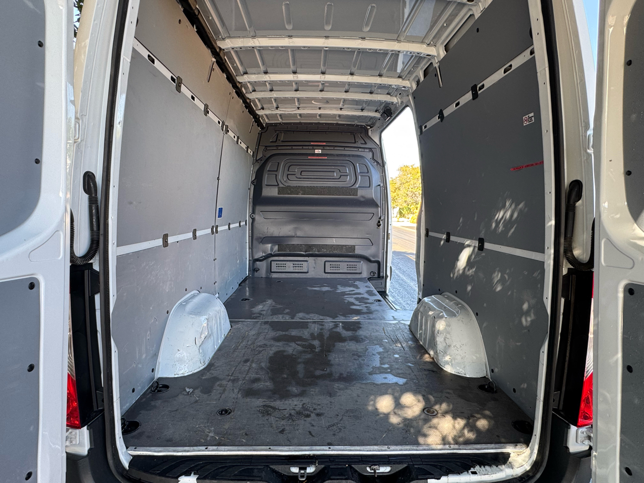 Mercedes-Benz Sprinter Cargo Van 2500 High Roof V6 170" RWD 2020