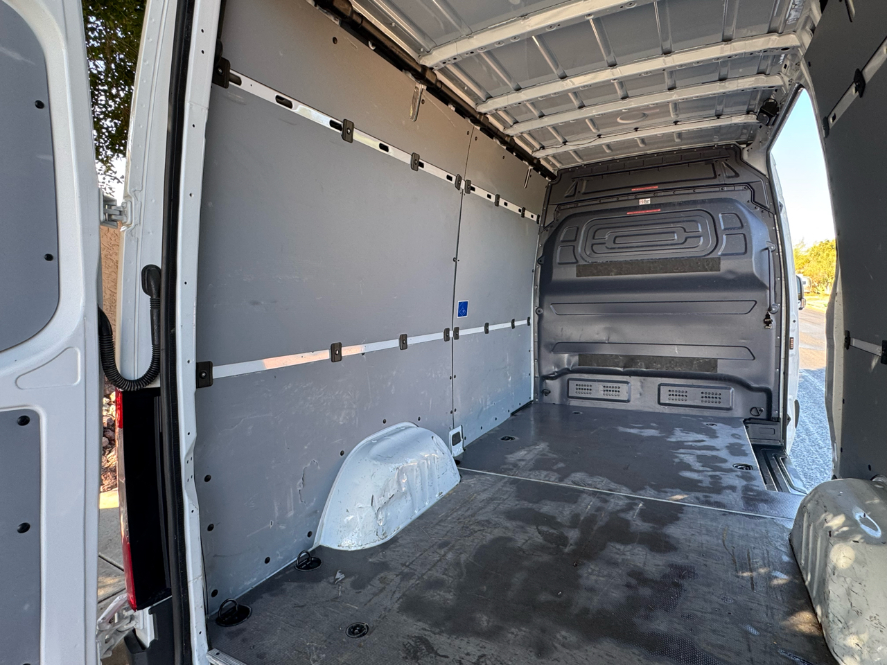 Mercedes-Benz Sprinter Cargo Van 2500 High Roof V6 170" RWD 2020