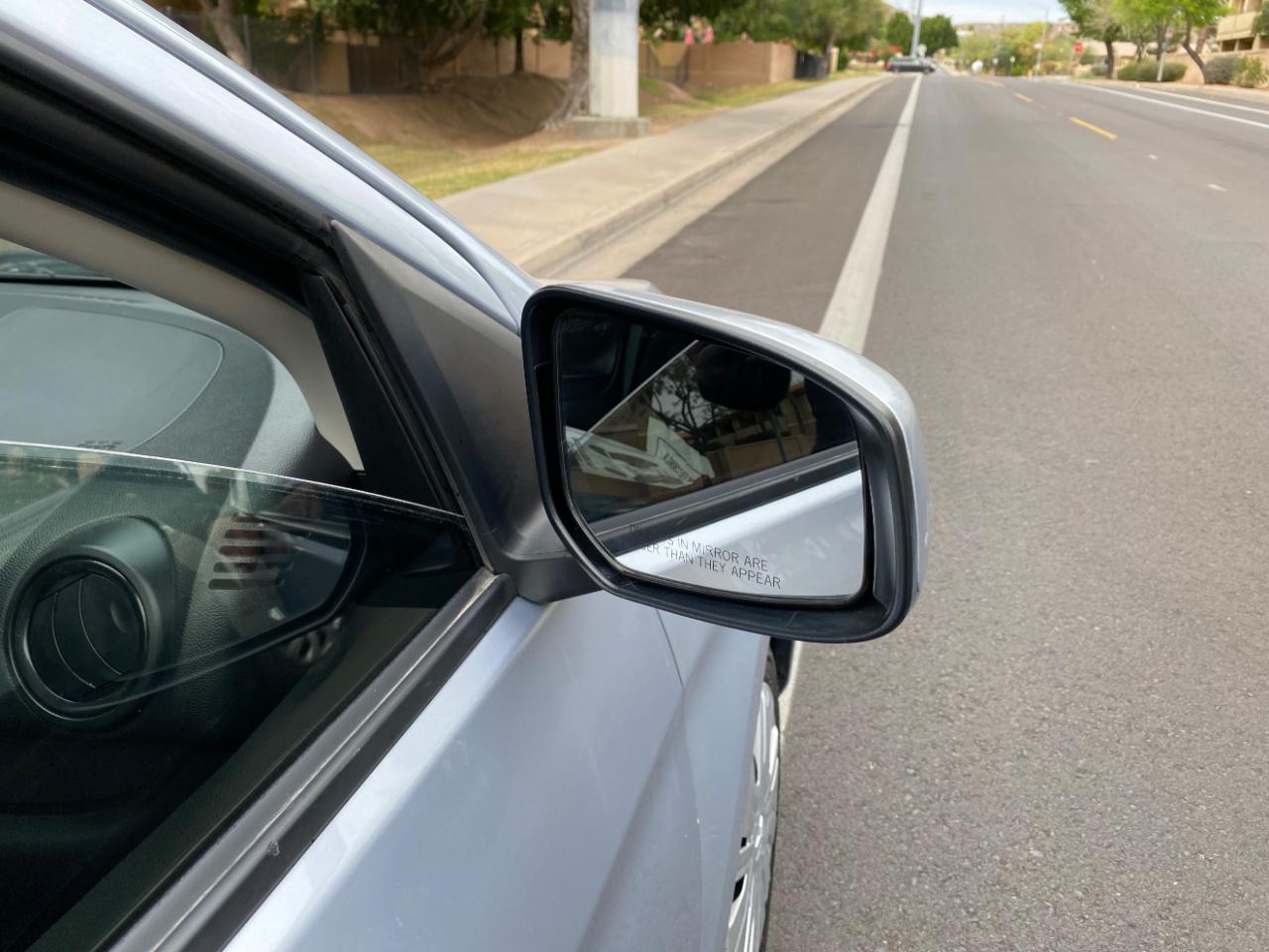 Mitsubishi Mirage G4 ES 2024