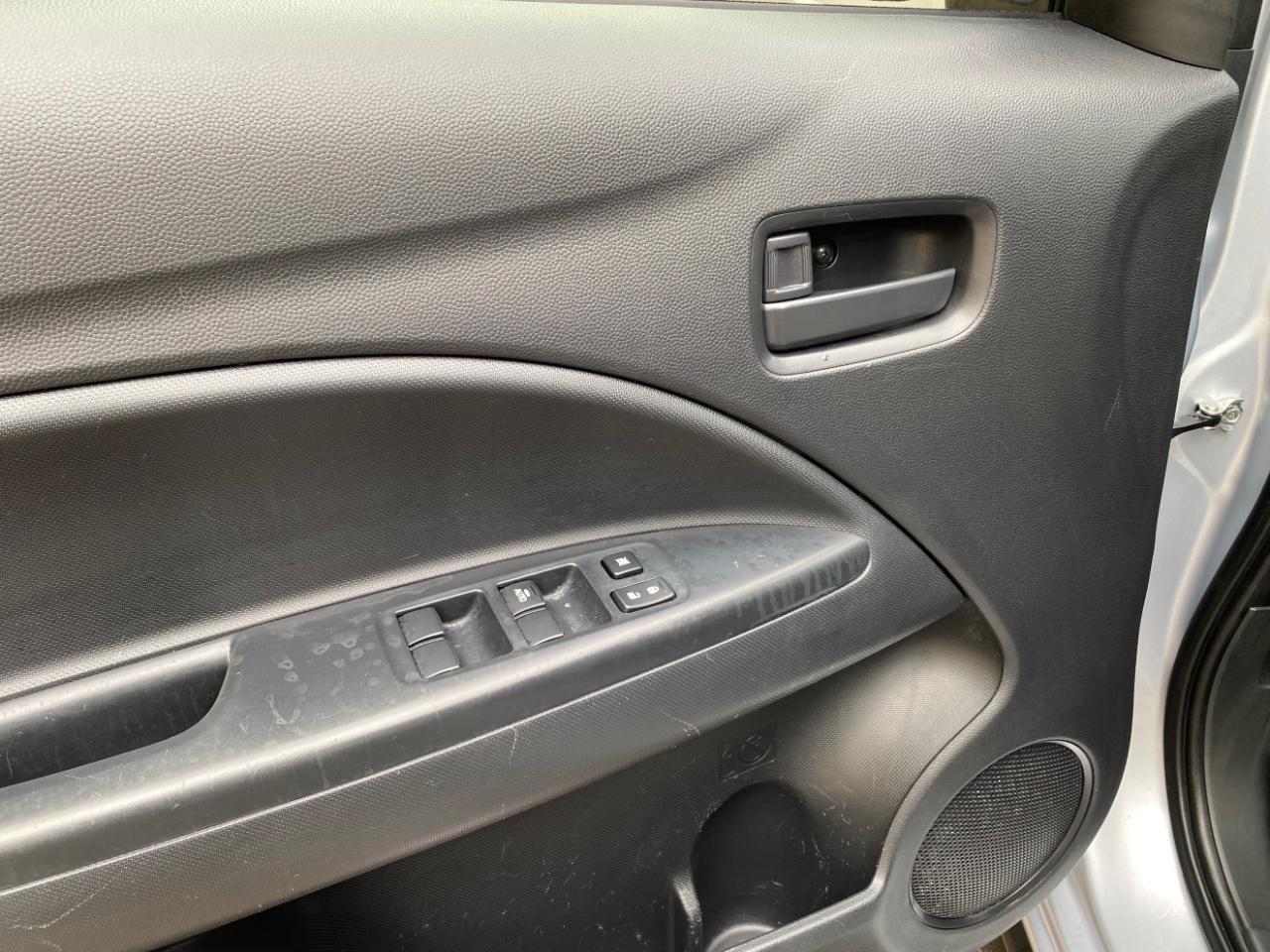 Mitsubishi Mirage G4 ES 2024