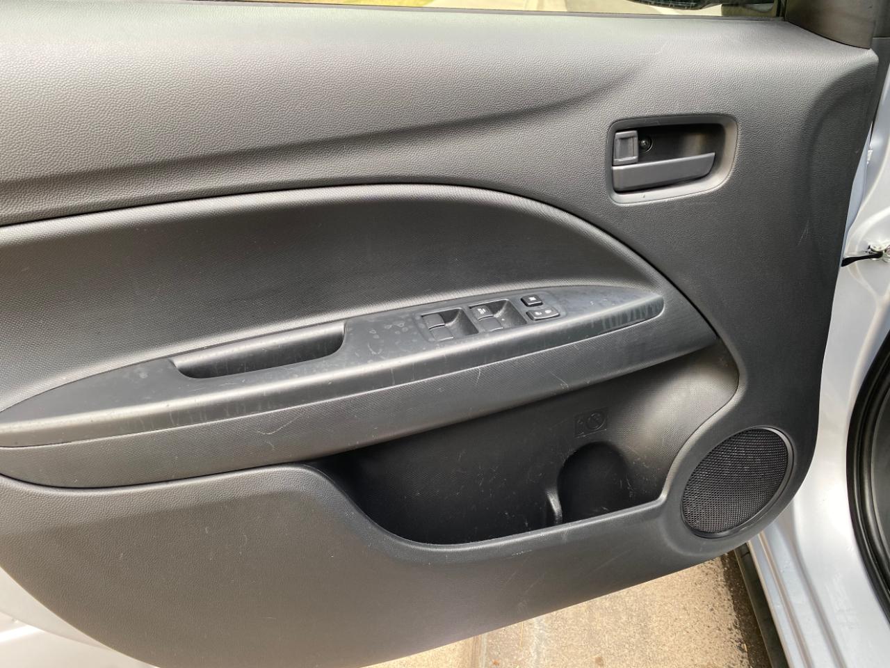 Mitsubishi Mirage G4 ES 2024