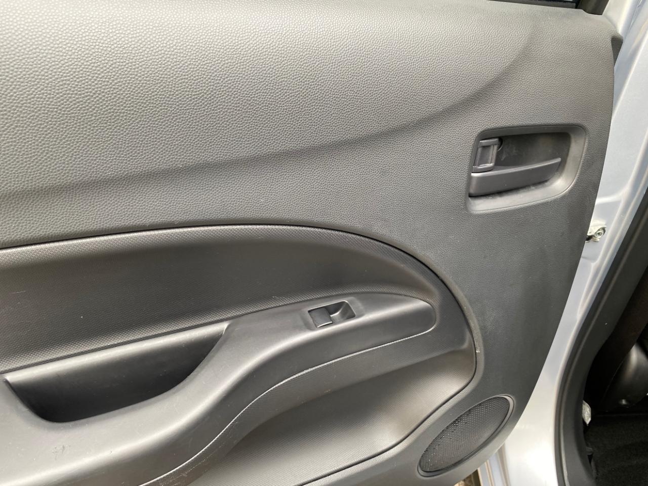 Mitsubishi Mirage G4 ES 2024