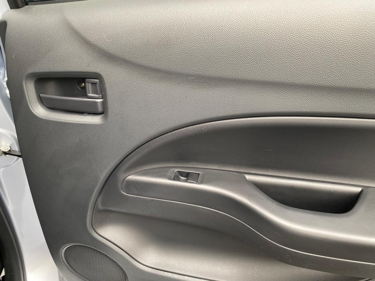 Mitsubishi Mirage G4 ES 2024