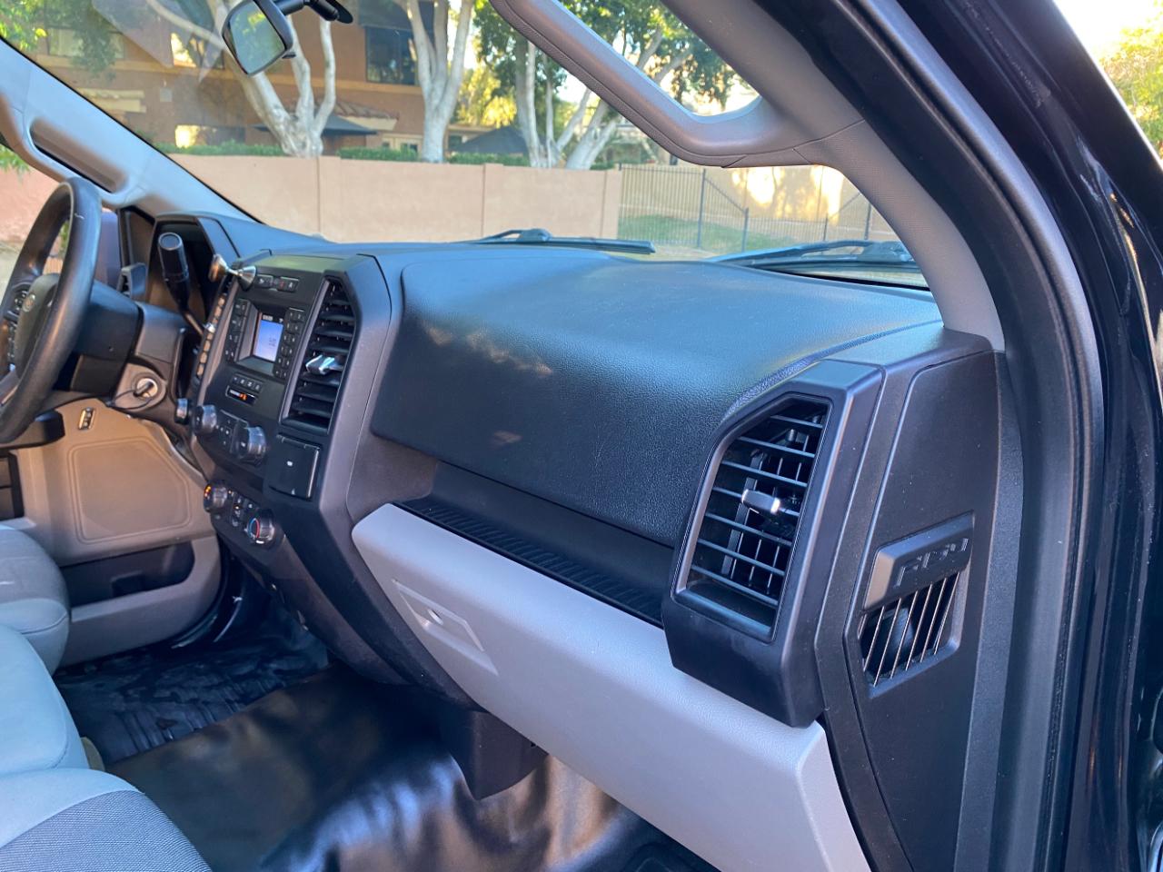 Ford F-150 XL 2WD Reg Cab 8' Box 2019