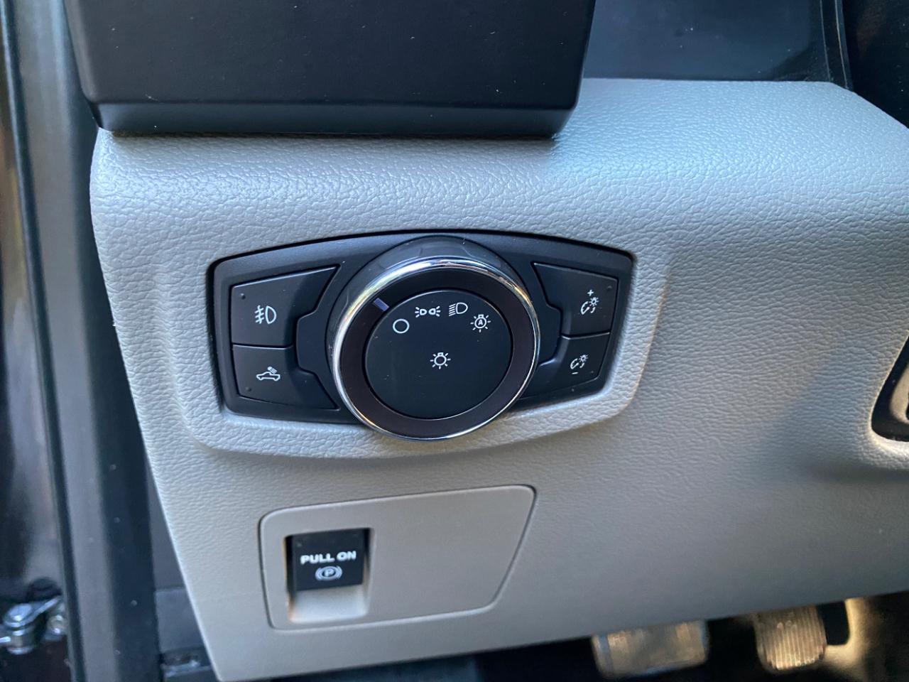 Ford F-150 XL 2WD Reg Cab 8' Box 2019