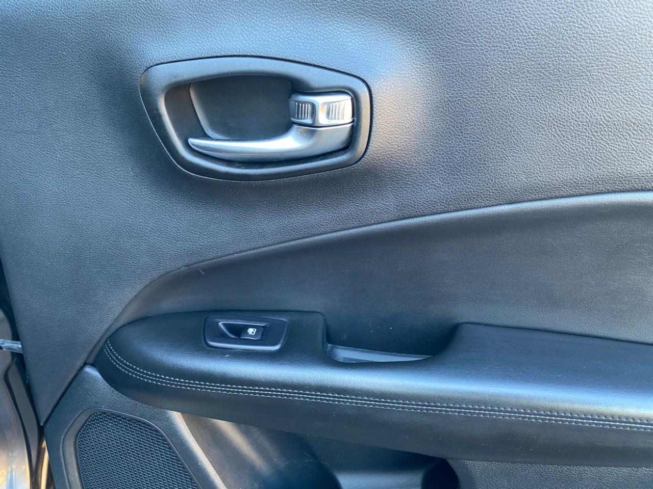 Jeep Compass Altitude FWD 2021