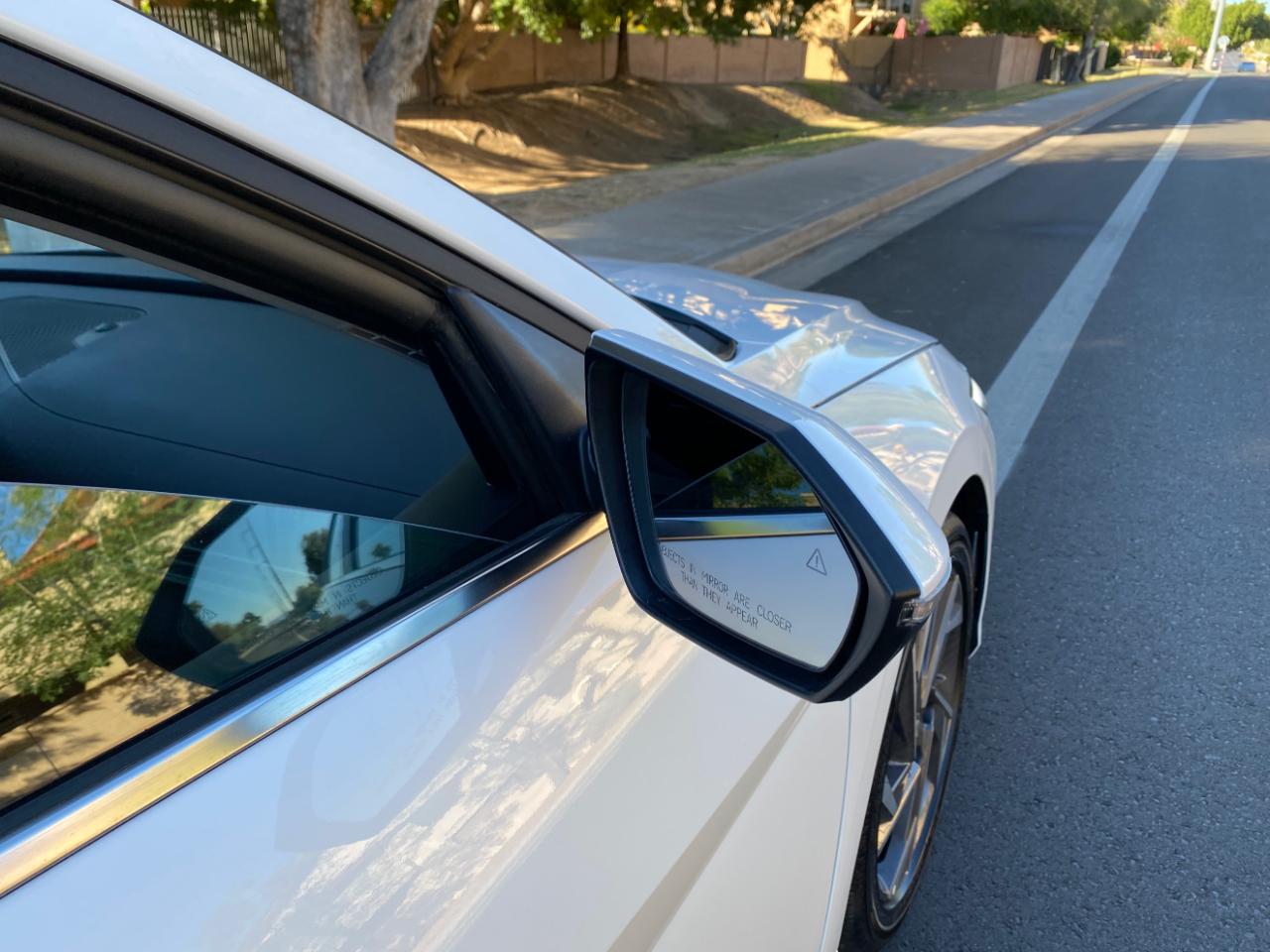 Hyundai Elantra Limited IVT 2025