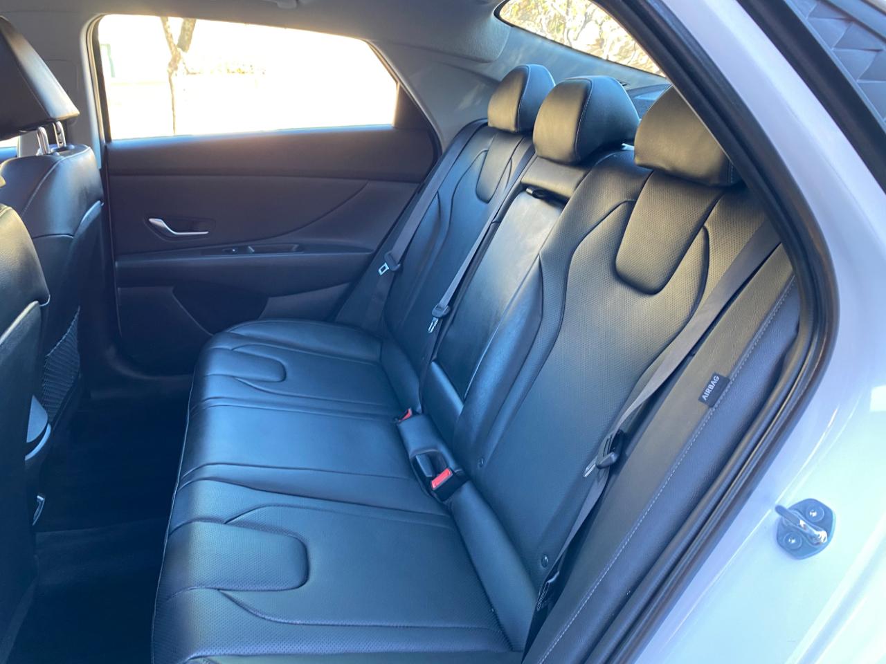 Hyundai Elantra Limited IVT 2025