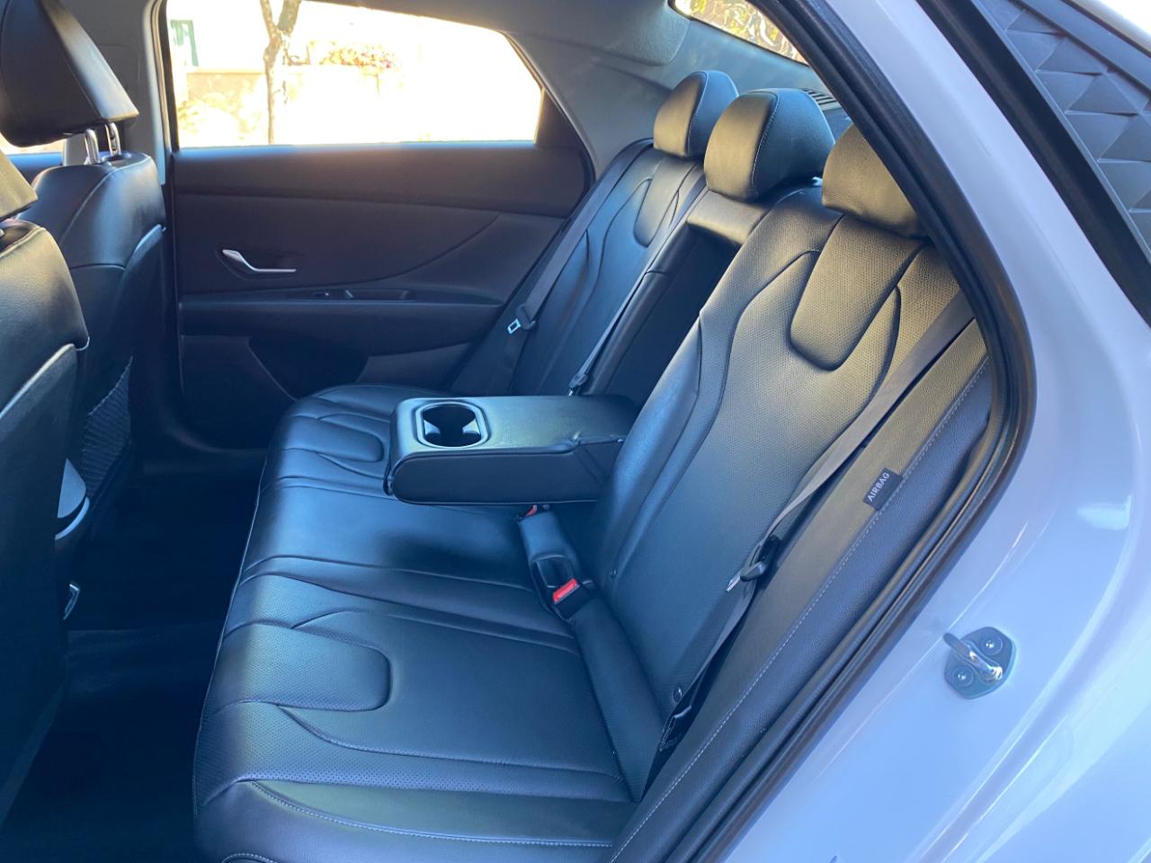 Hyundai Elantra Limited IVT 2025