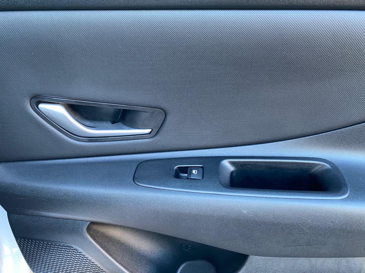 Hyundai Elantra Limited IVT 2025