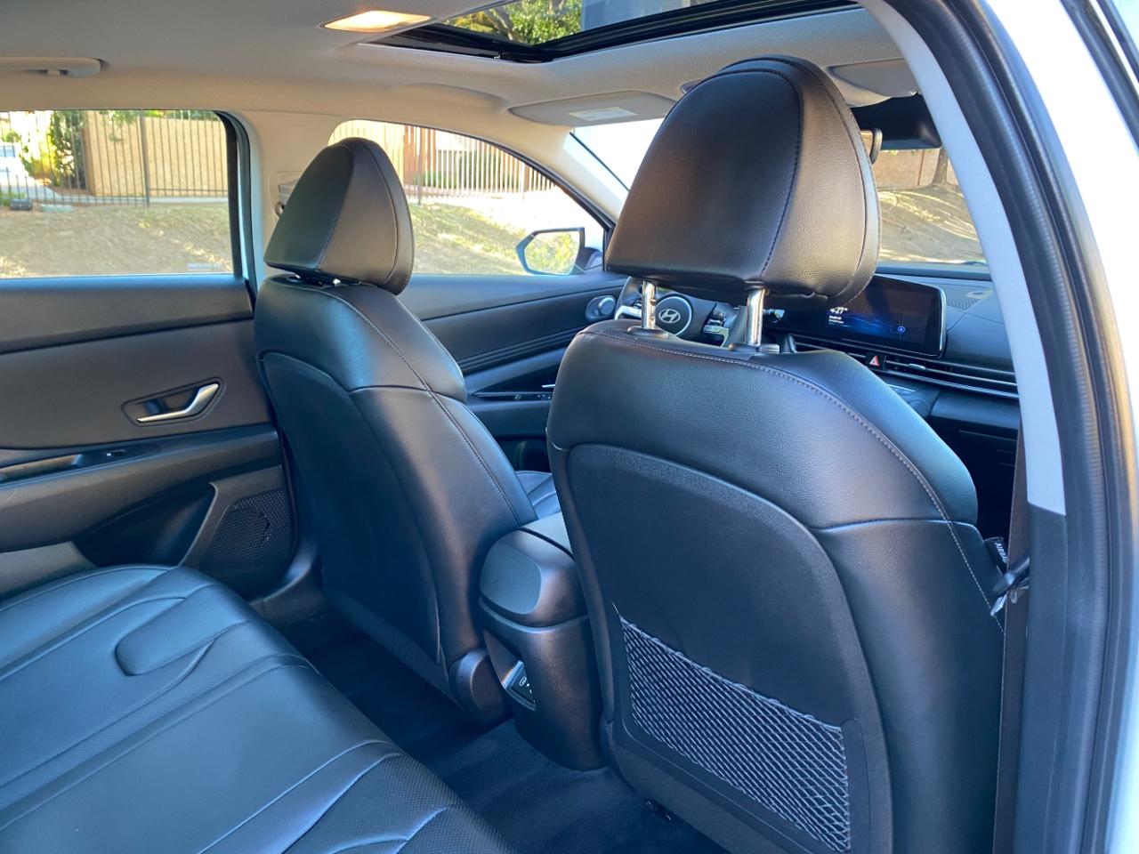 Hyundai Elantra Limited IVT 2025