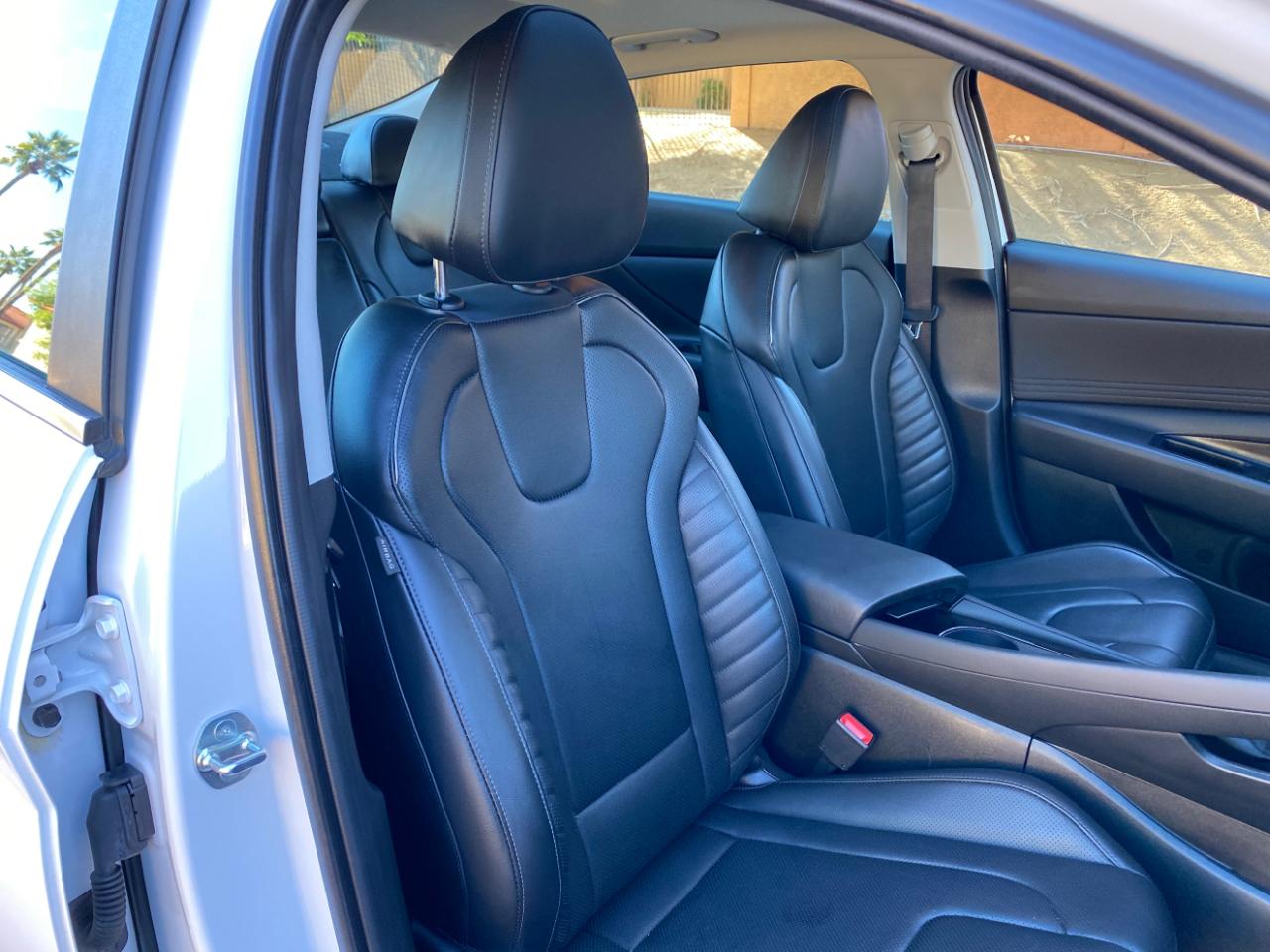 Hyundai Elantra Limited IVT 2025