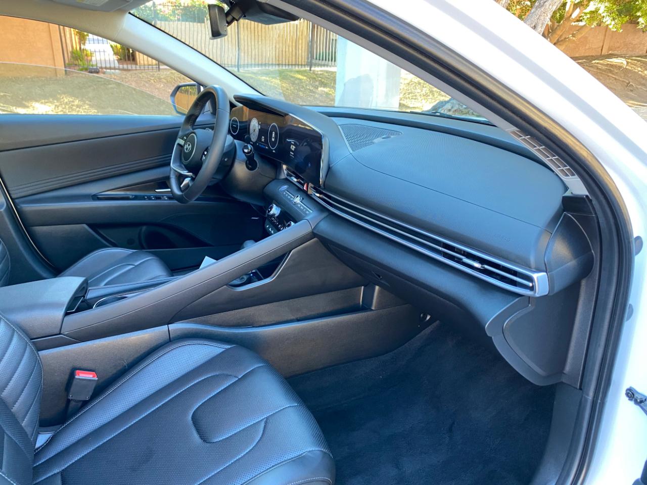 Hyundai Elantra Limited IVT 2025