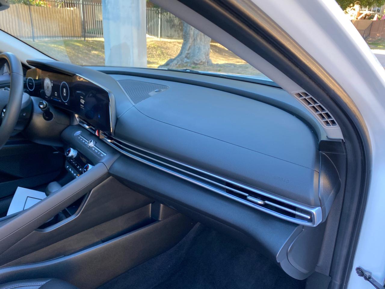 Hyundai Elantra Limited IVT 2025