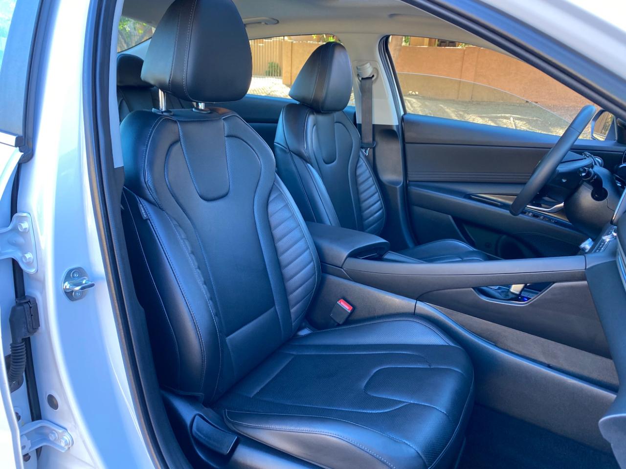 Hyundai Elantra Limited IVT 2025