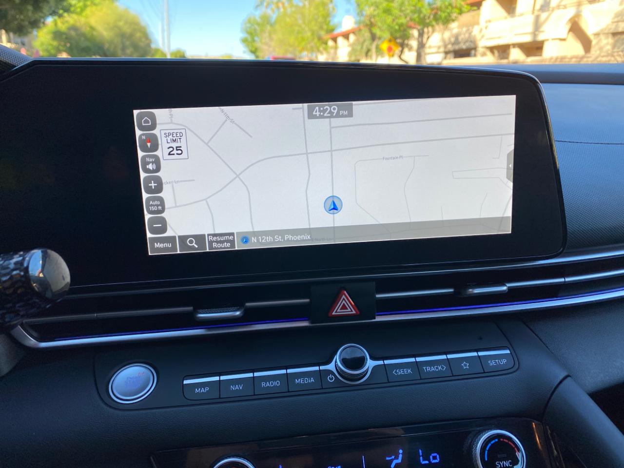 Hyundai Elantra Limited IVT 2025