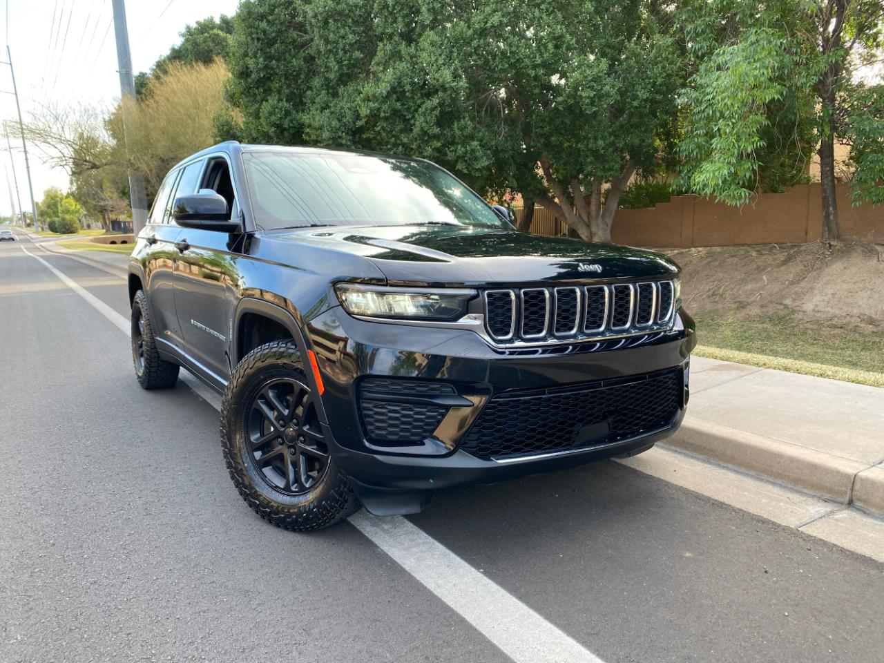 Jeep Grand Cherokee Laredo 4x2 2023