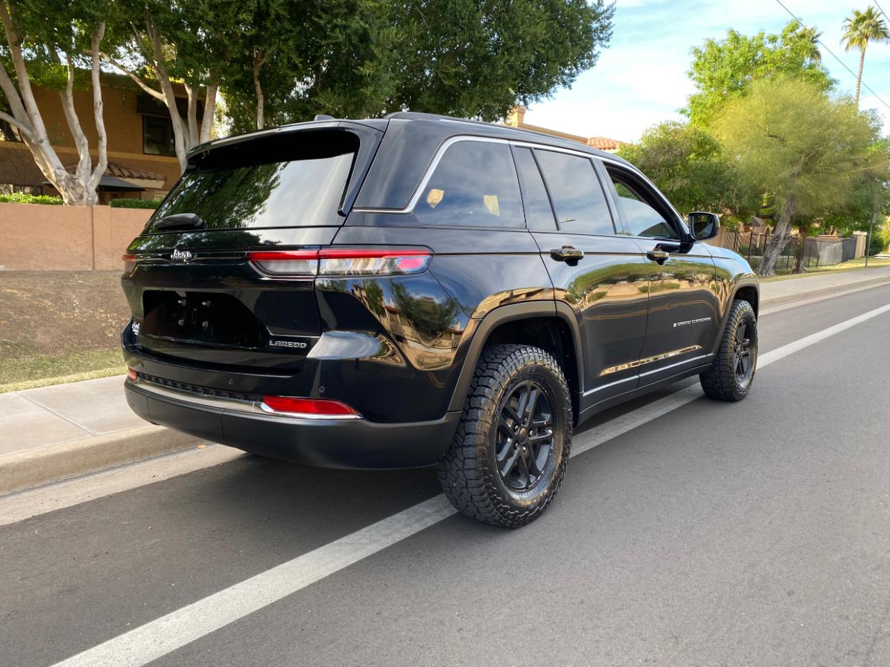 Jeep Grand Cherokee Laredo 4x2 2023