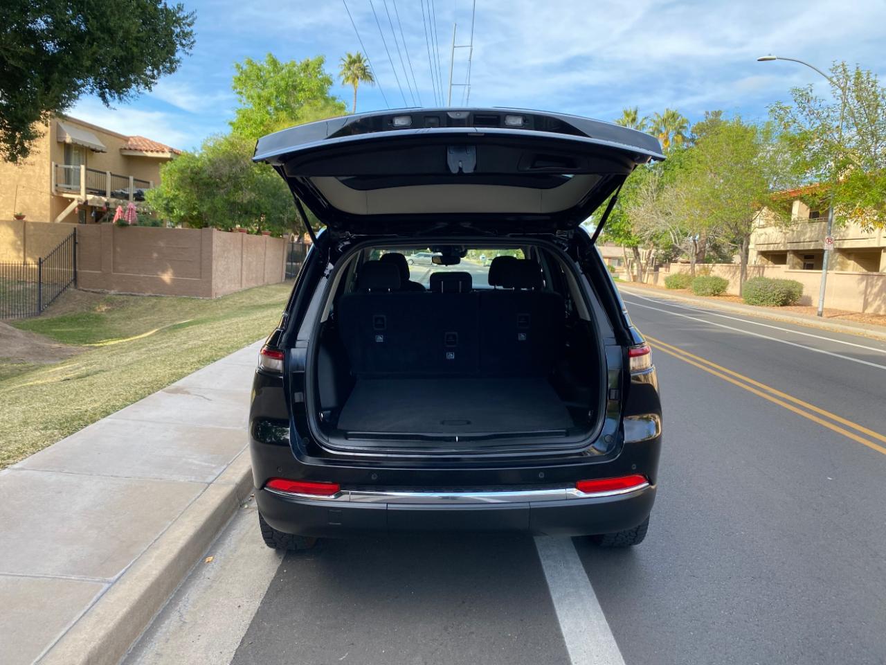 Jeep Grand Cherokee Laredo 4x2 2023